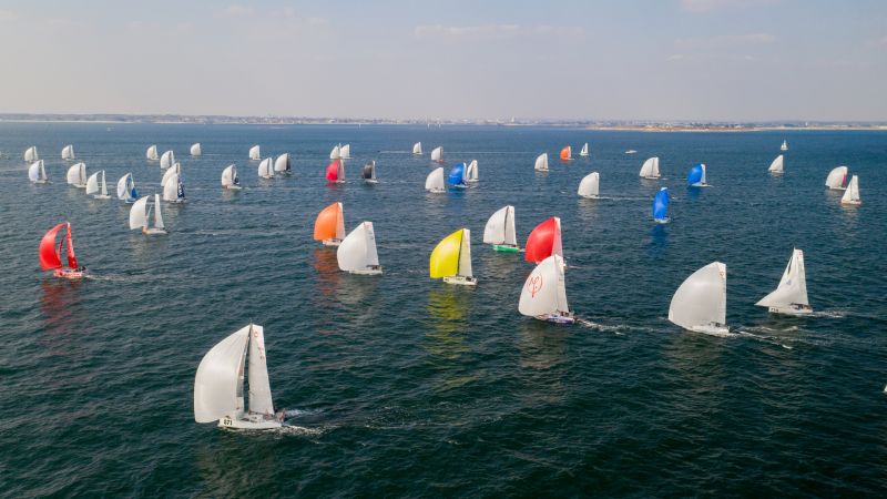 Départ de la Plastimo Lorient Mini 6.50 2021 vue aérienne drone